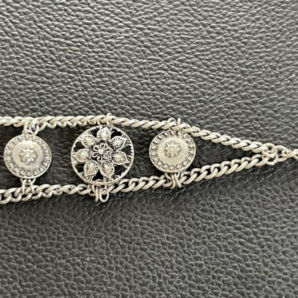 Floral Chain Chocker With Rhinestones - Picture 3 of 7
